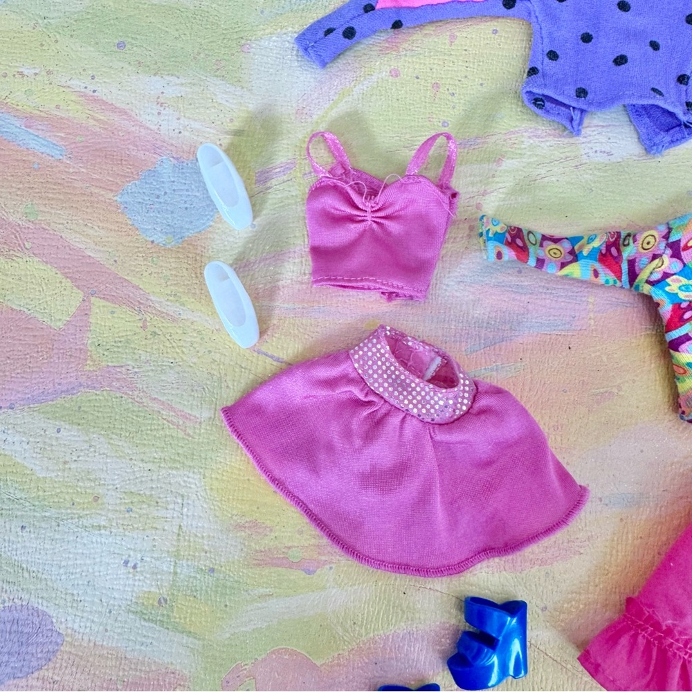 Colorful Vintage Mattel Barbie Clothing and shoes Lot - Picture 5 of 6